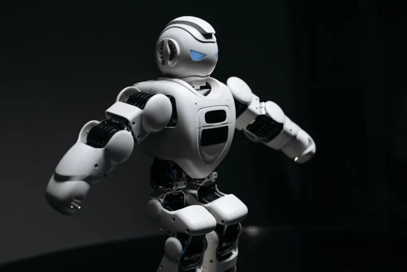Closer Than Comfort: Why Humanoid Robots Break Our Brains in Horror Games