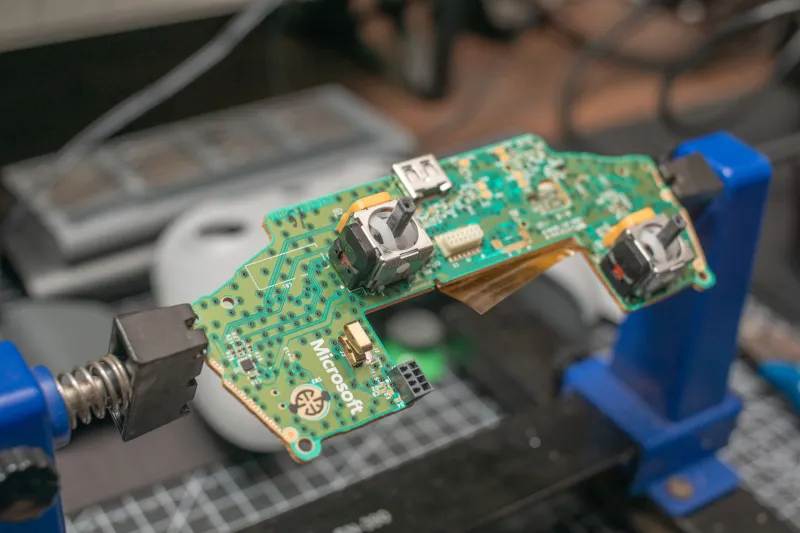 Five Hundred Bucks and a Bedroom: How One Mod Broke a Dead Robot Game Wide Open on Twitch
